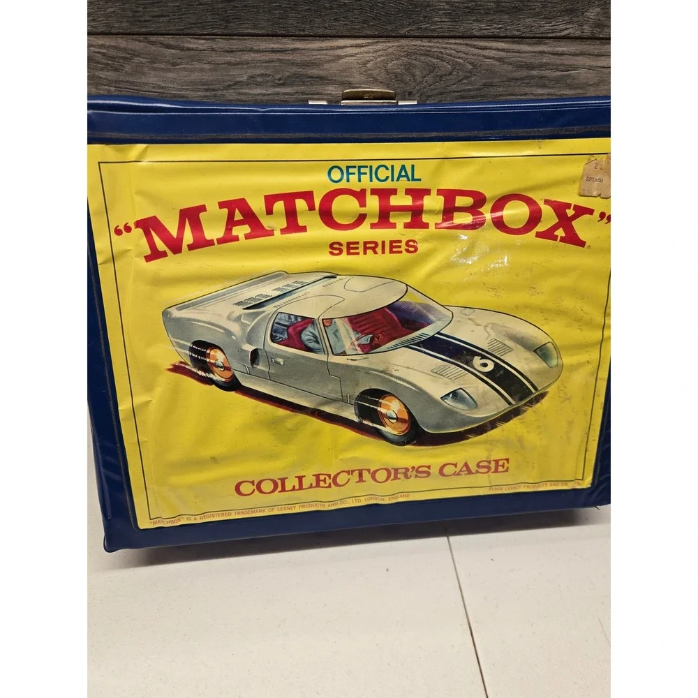 Vintage 1968 Matchbox Series Collector Case Lesney Products Blue 48 Car Storage